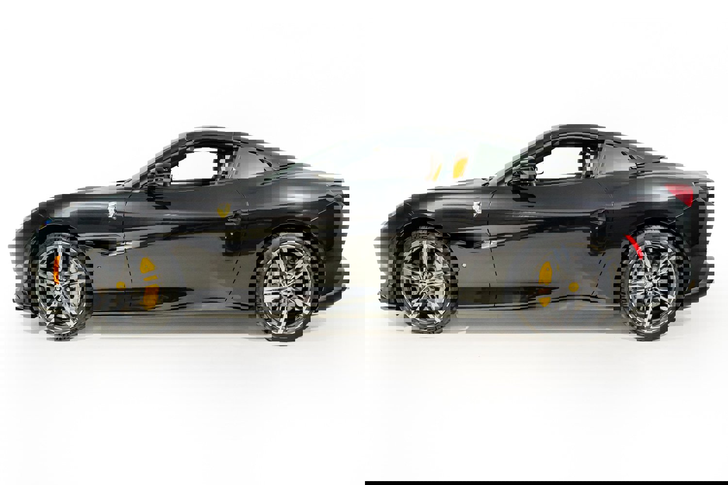 Used 2020 Ferrari Portofino image 3