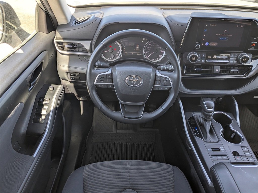 Used 2023 Toyota Highlander LE image 21