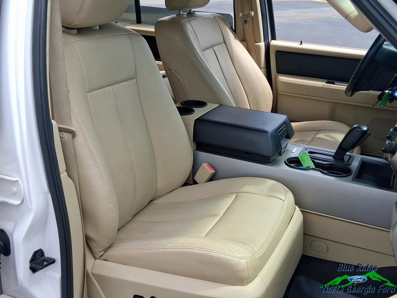 Used 2016 Ford Expedition EL XLT w/ Equipment Group 202A AWD/4WD image 12