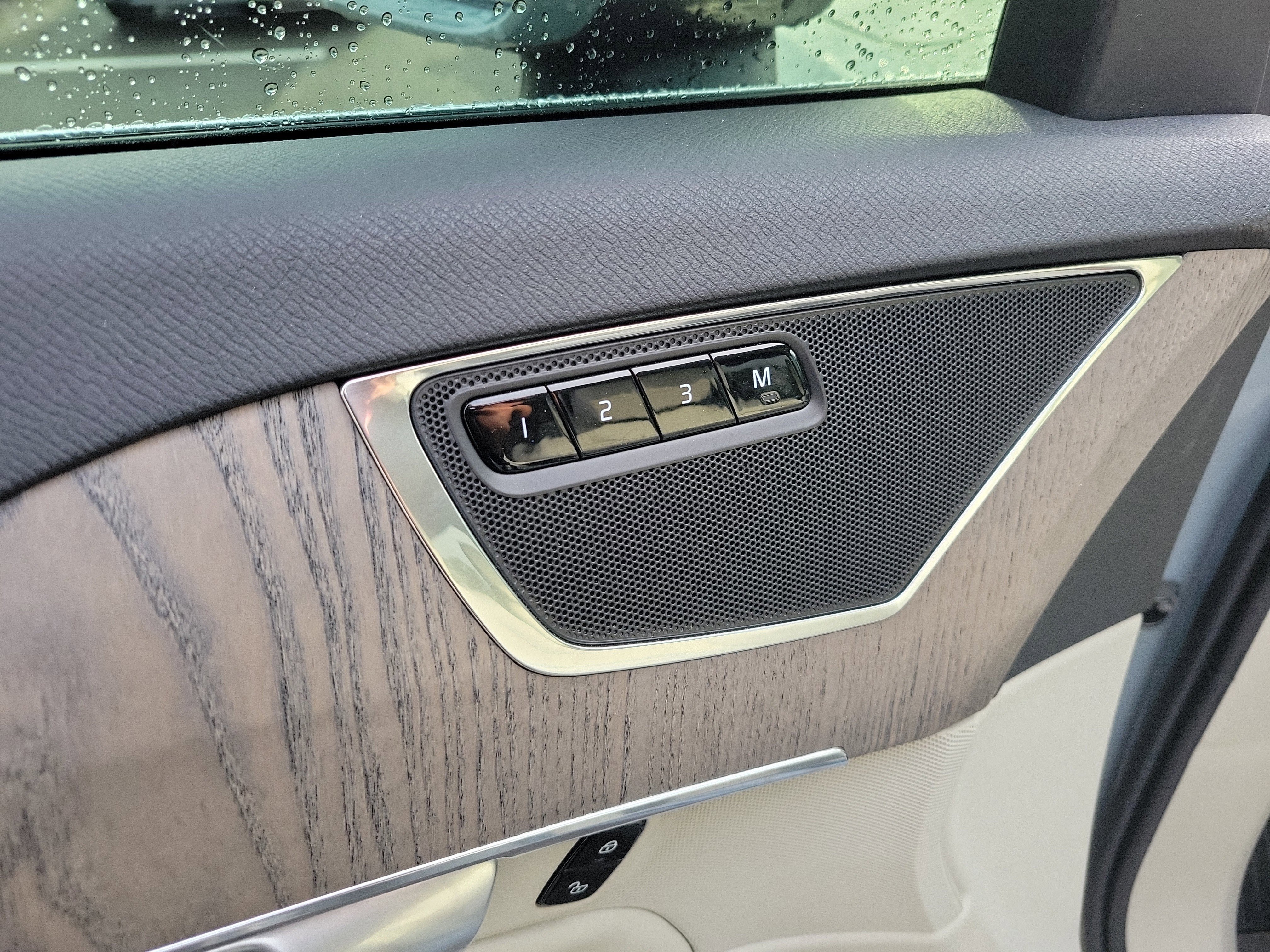 Used 2024 Volvo XC90 B6 Plus w/ Protection Package Premier image 21