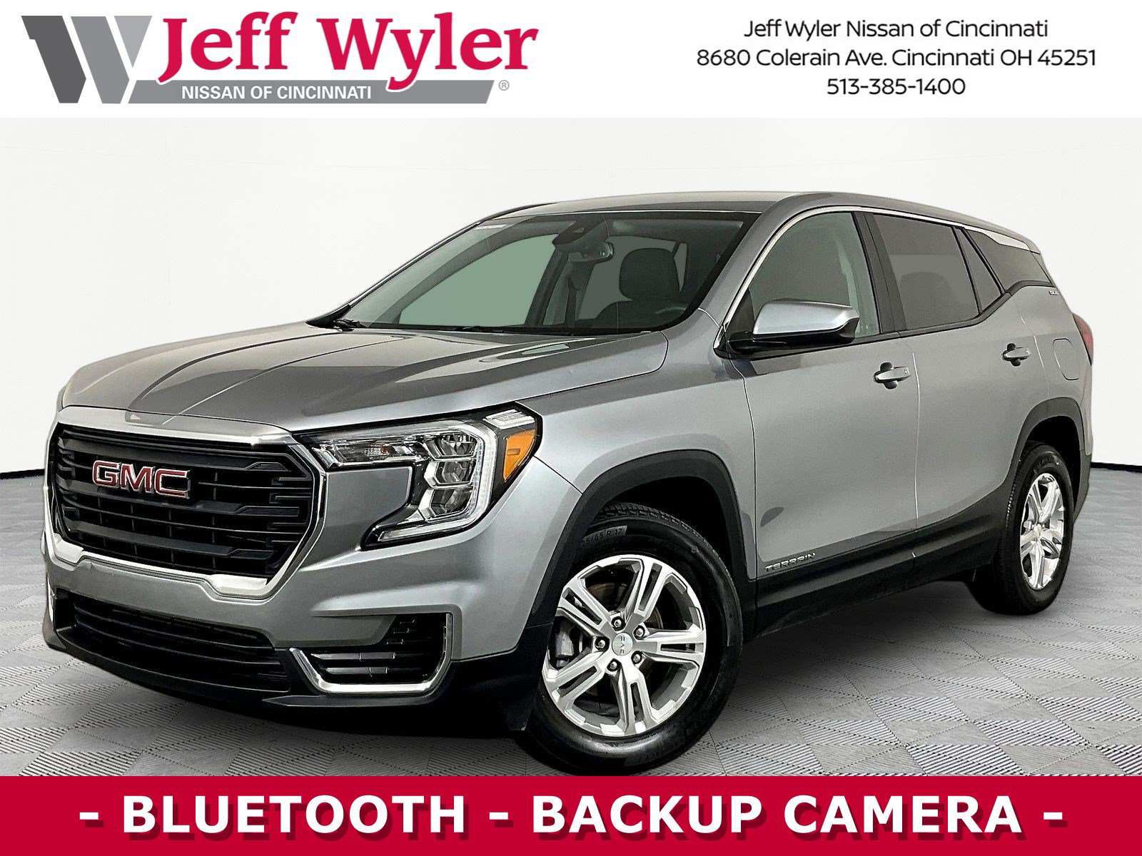Used 2024 GMC Terrain SLE FWD image 1