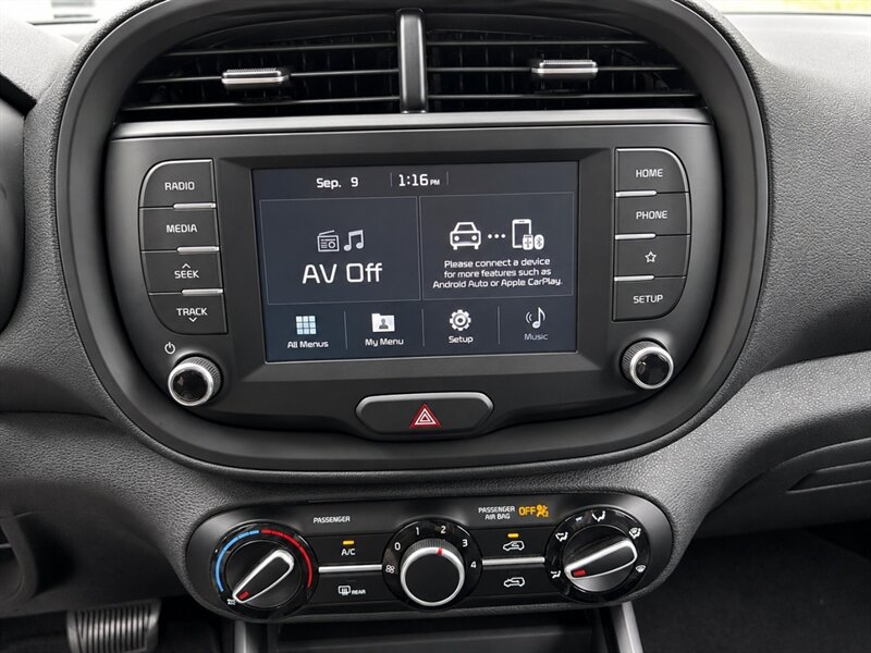 Used 2020 Kia Soul S FWD image 14