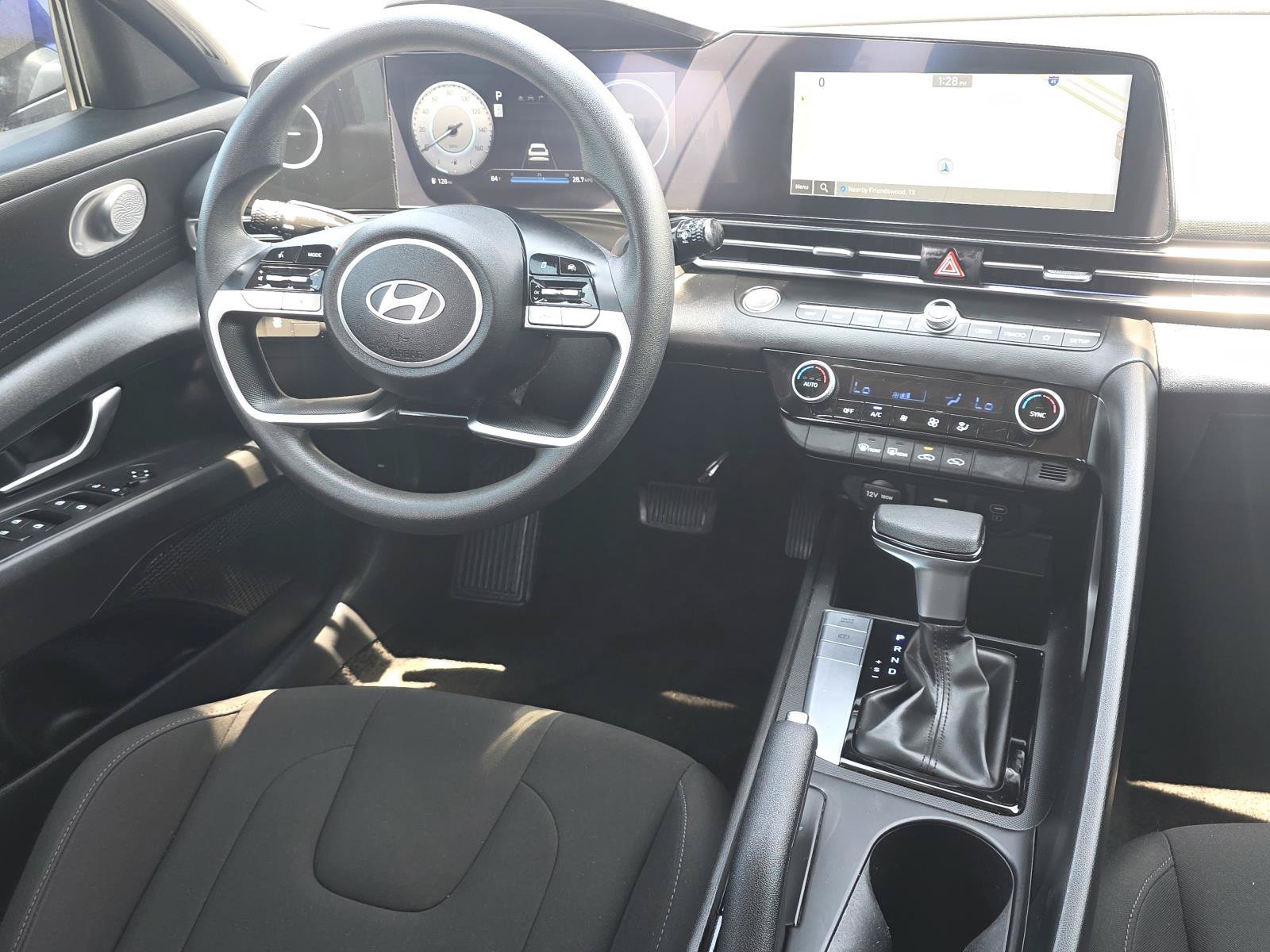 Used 2024 Hyundai Elantra SEL FWD image 10