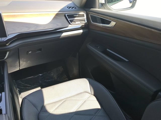Used 2024 Volkswagen Atlas SE FWD image 16