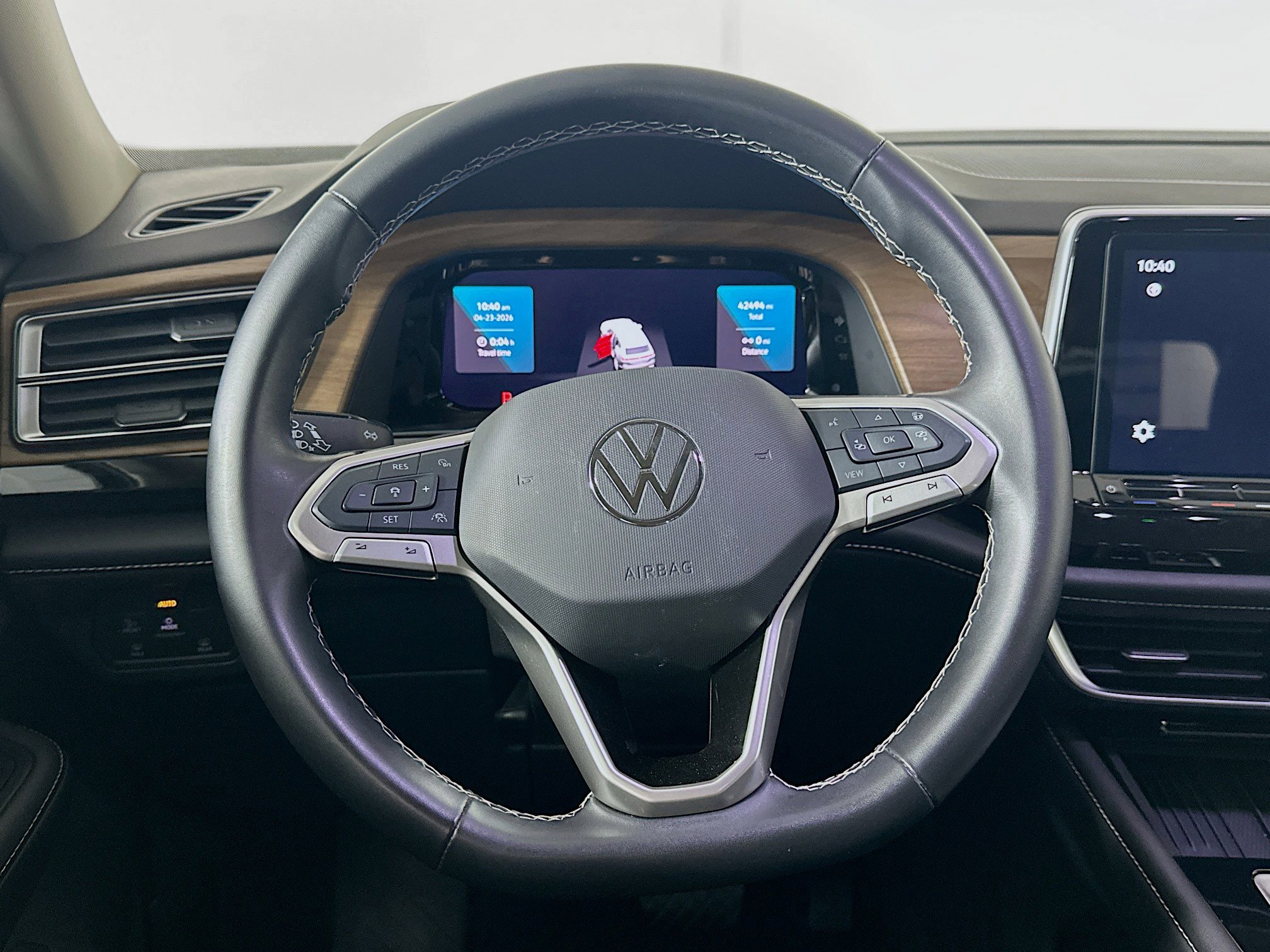 Used 2025 Volkswagen Atlas SE AWD/4WD image 18