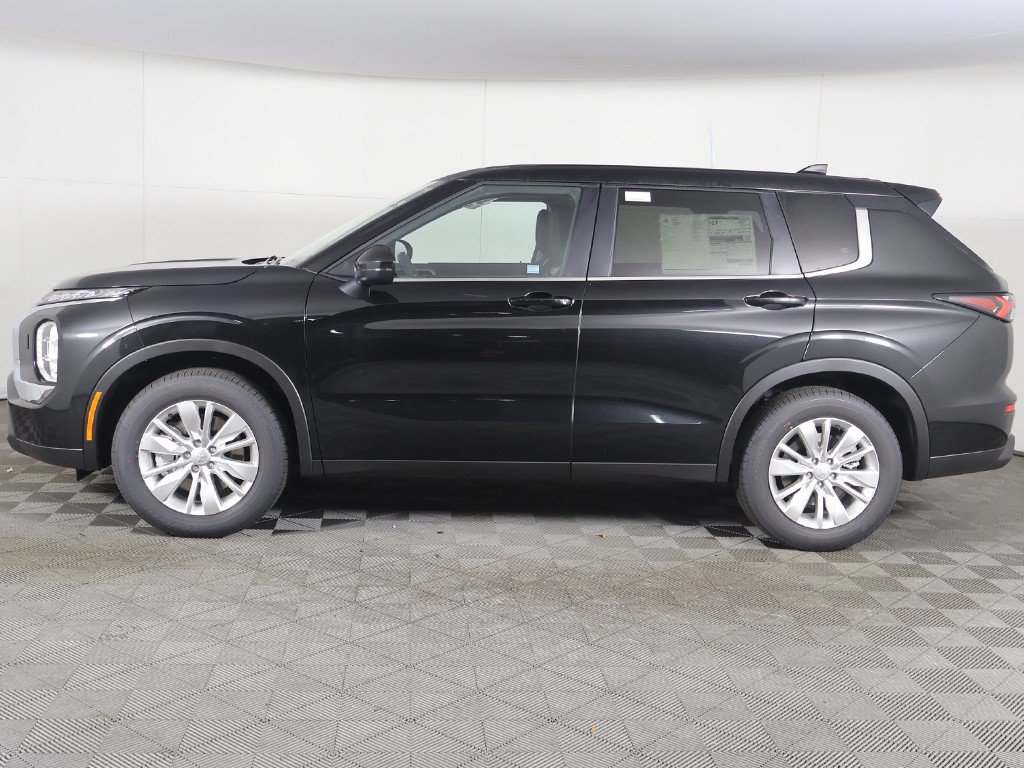New 2026 Mitsubishi Outlander ES AWD/4WD image 17
