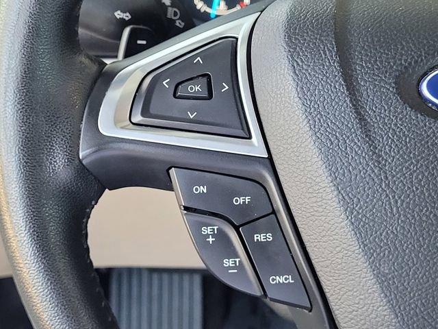 Used 2017 Ford Fusion SE image 24