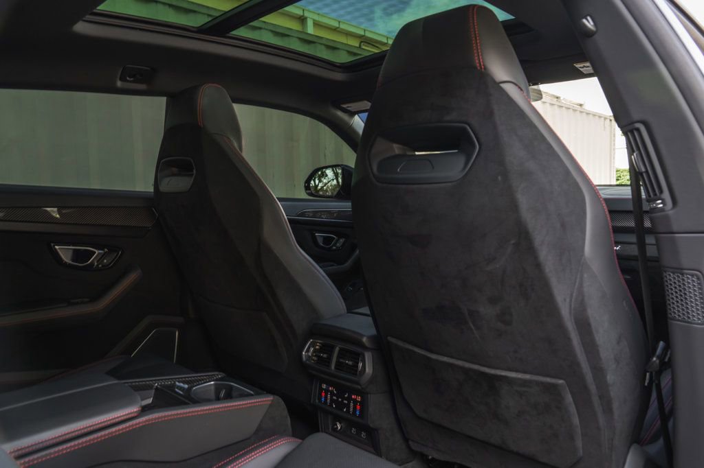 Used 2023 Lamborghini Urus Performante image 24