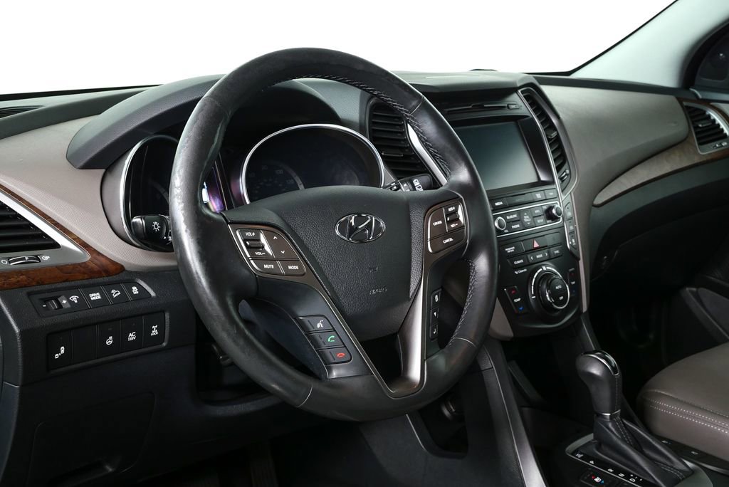 Used 2017 Hyundai Santa Fe Limited image 7