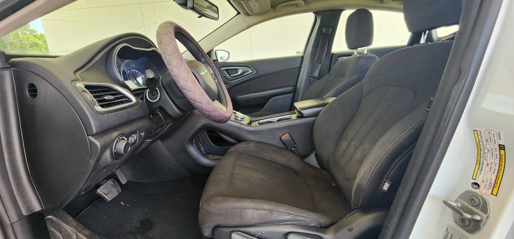 Used 2016 Chrysler 200 Limited FWD image 14