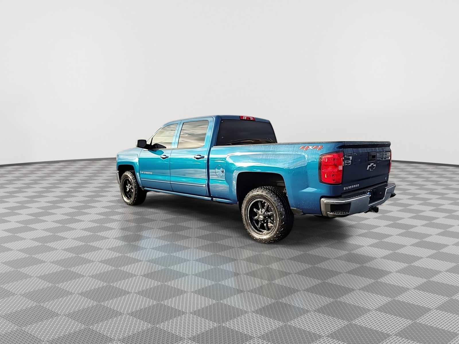 Used 2018 Chevrolet Silverado 1500 LT w/ All Star Edition image 6