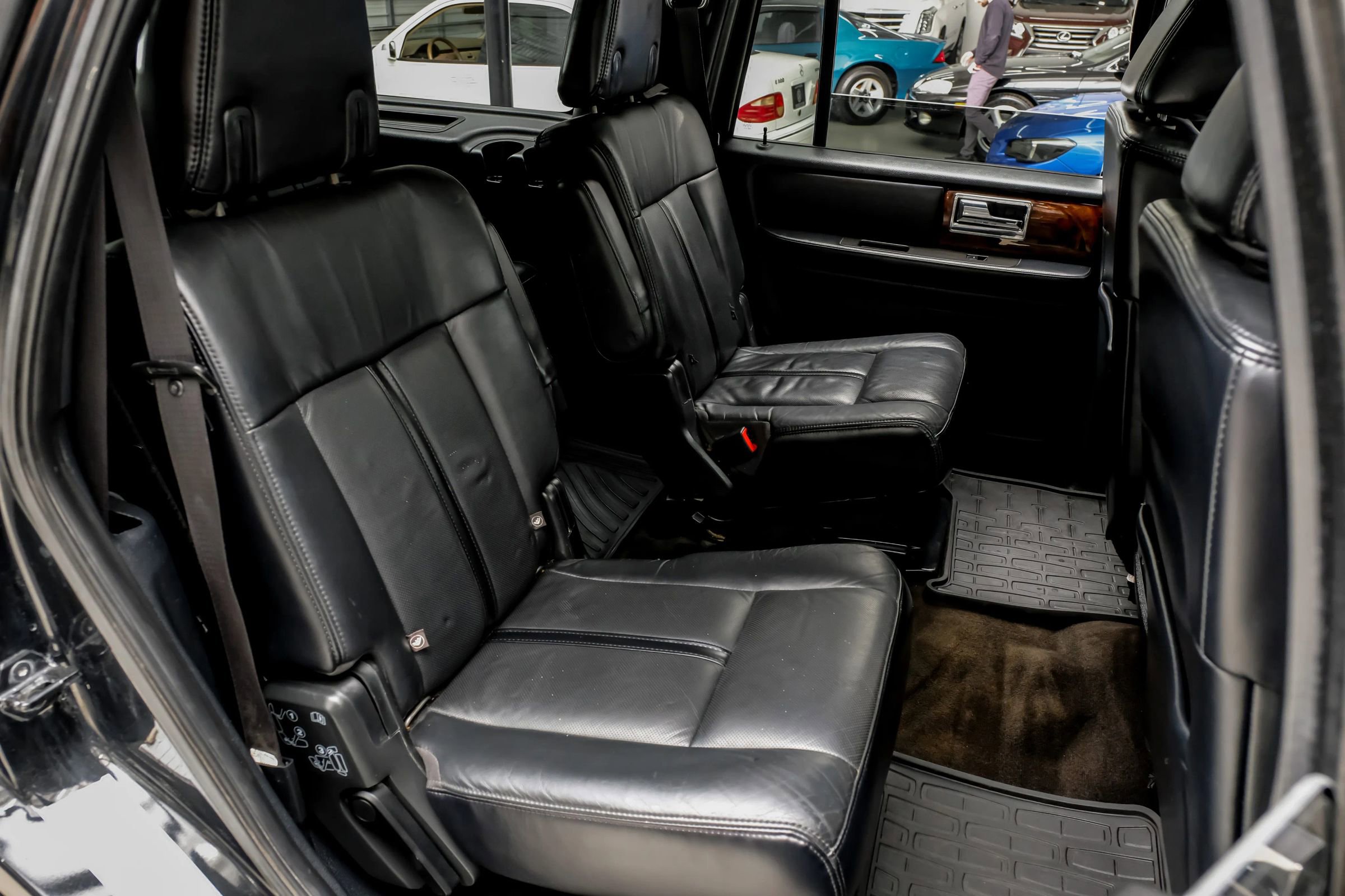 Used 2015 Lincoln Navigator 2WD image 36