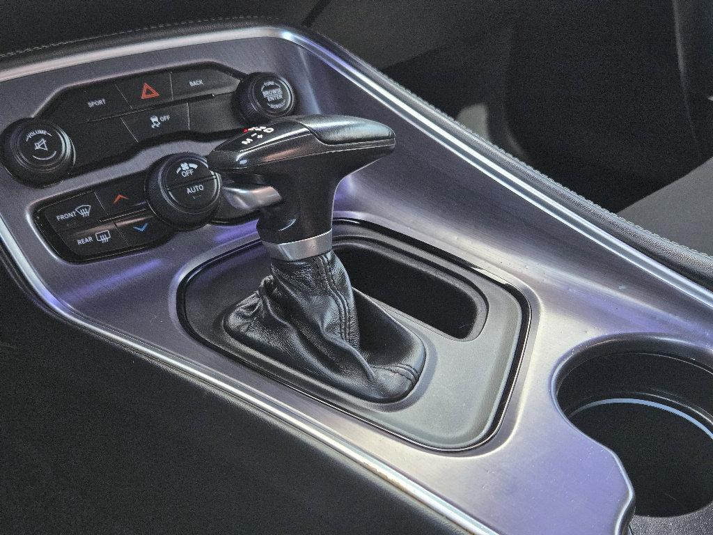 Used 2016 Dodge Challenger R/T image 8