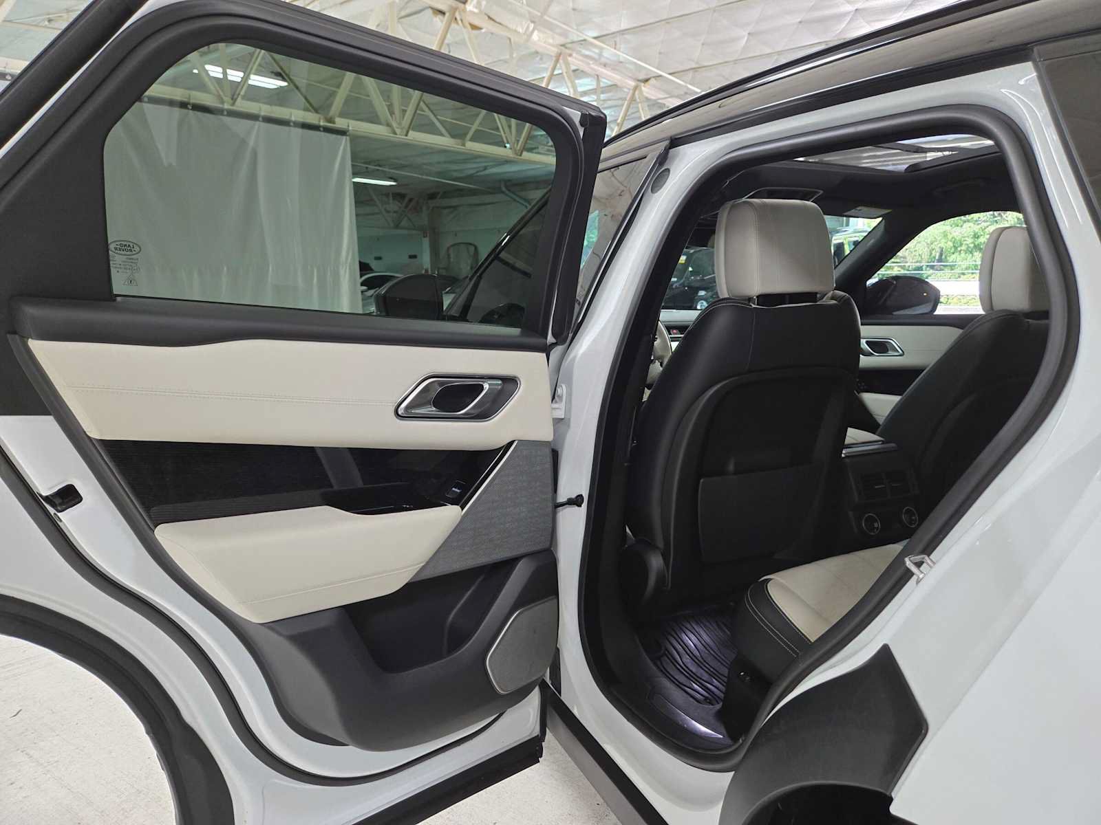 Used 2019 Land Rover Range Rover Velar R-Dynamic HSE AWD/4WD image 15