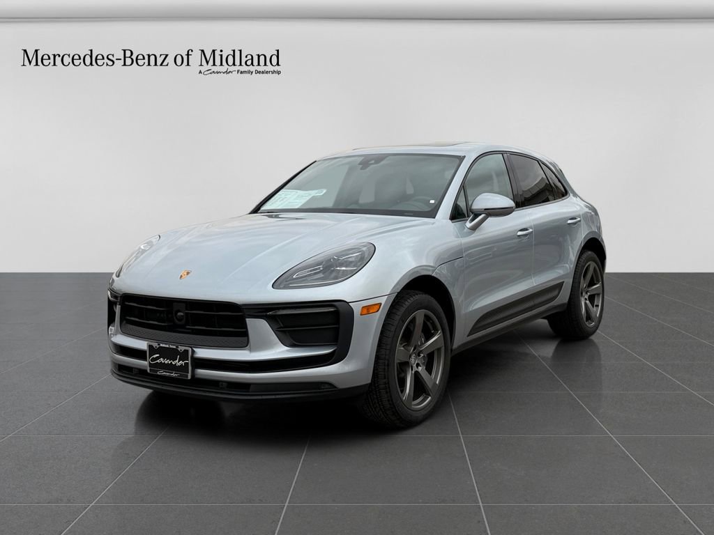 Used 2025 Porsche Macan image 3