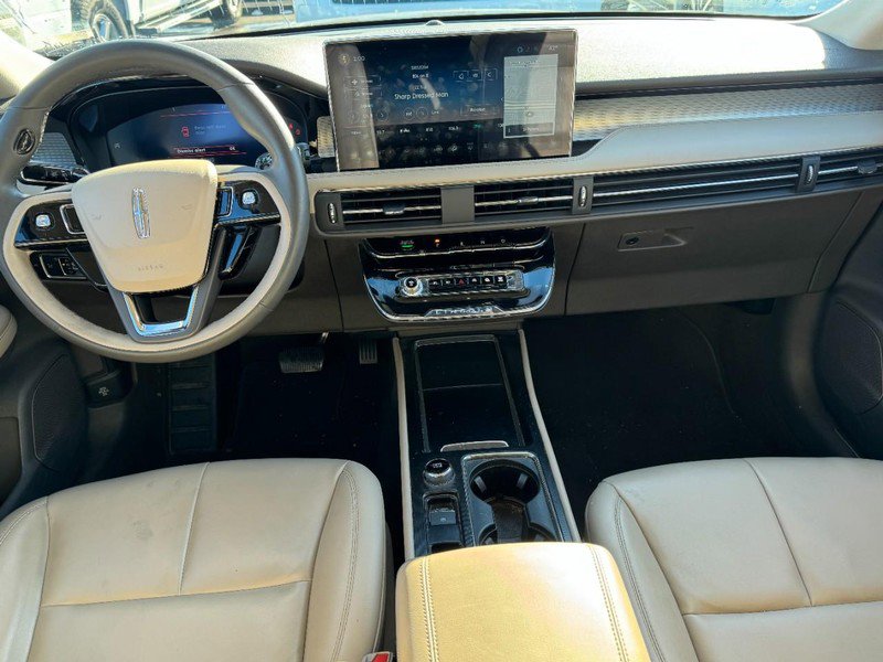 Used 2023 Lincoln Corsair FWD image 9