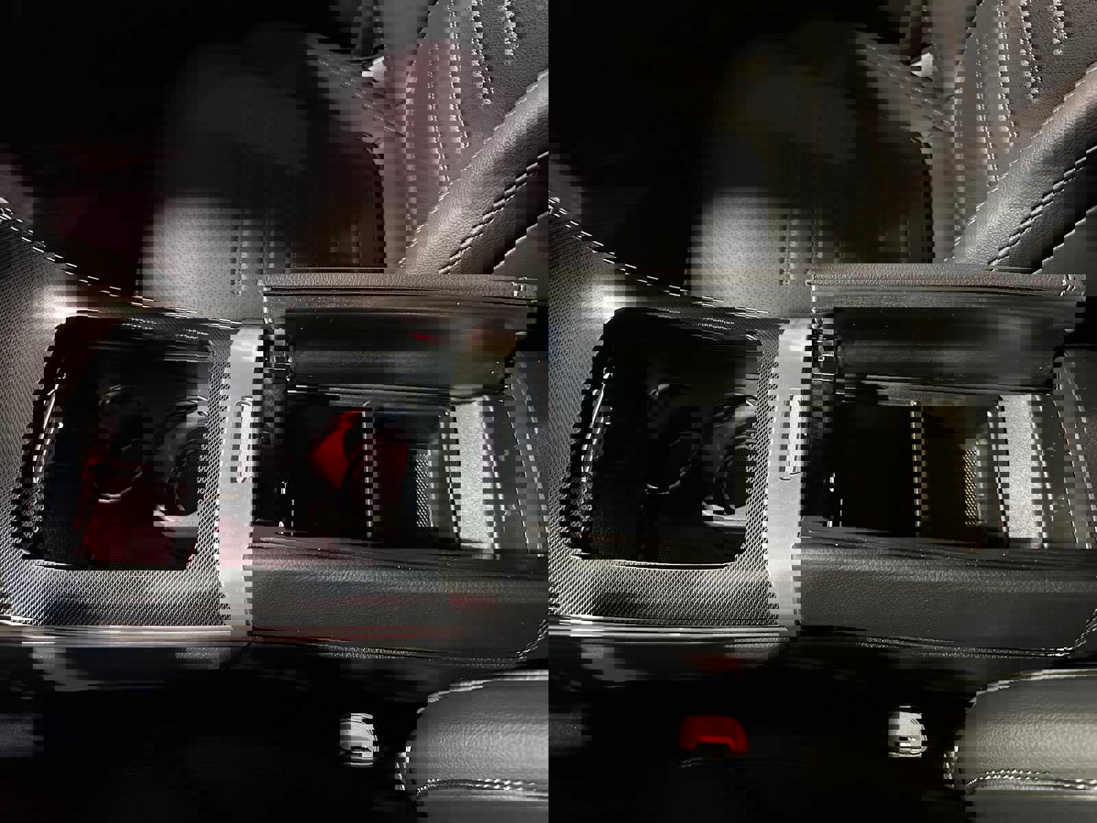 Used 2024 Mercedes-Benz GLC 300 4MATIC image 28