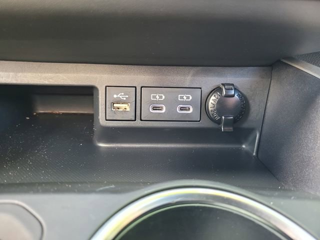 Used 2023 Toyota Highlander XSE FWD image 26