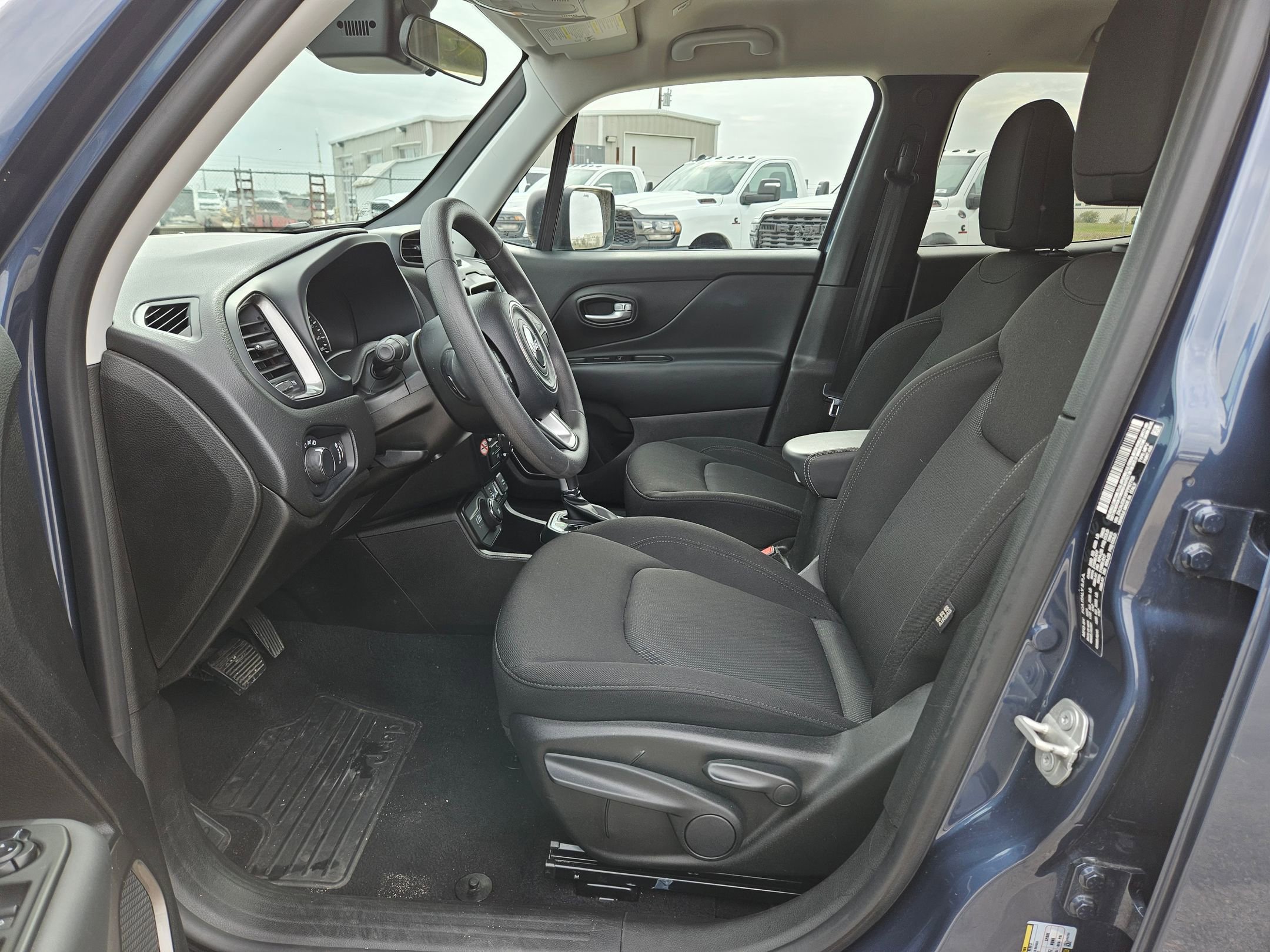 Certified 2023 Jeep Renegade Latitude image 9