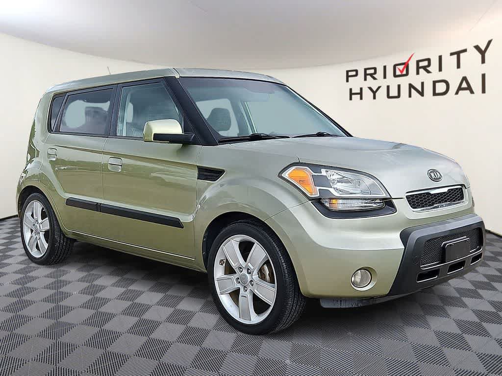 Used 2010 Kia Soul ! FWD image 3