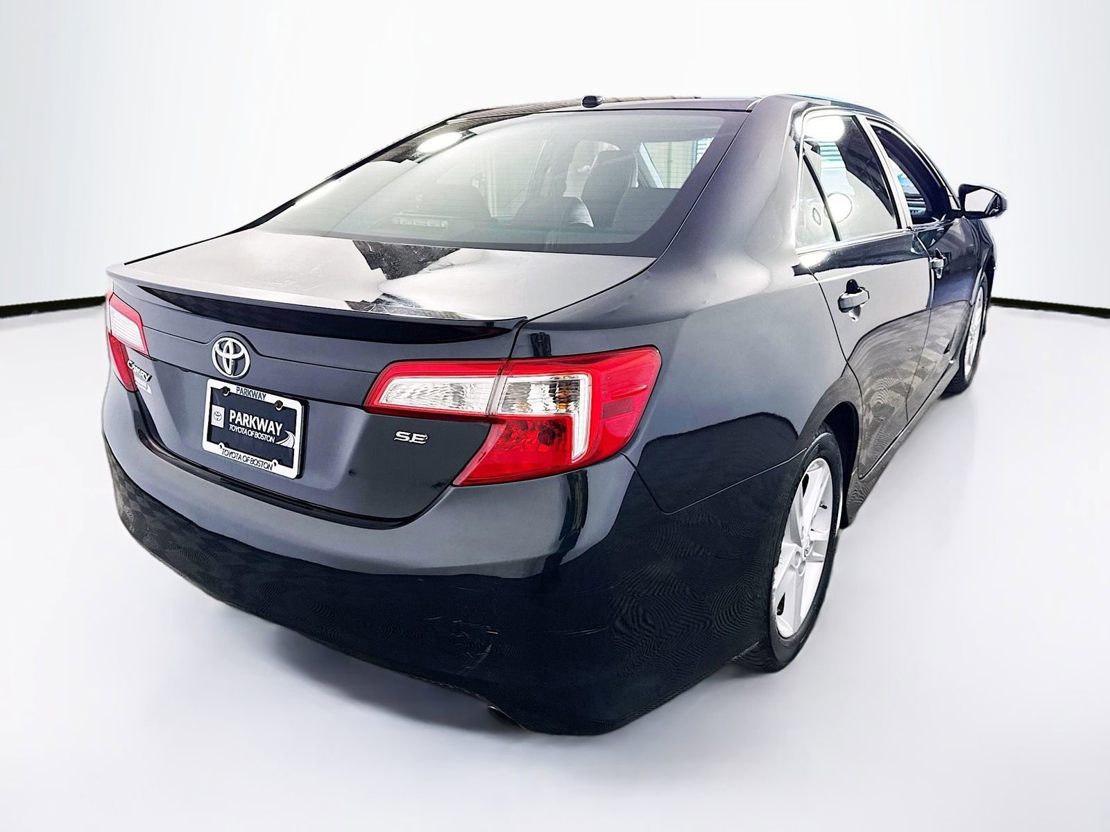 Used 2012 Toyota Camry SE w/ Convenience Pkg FWD image 7