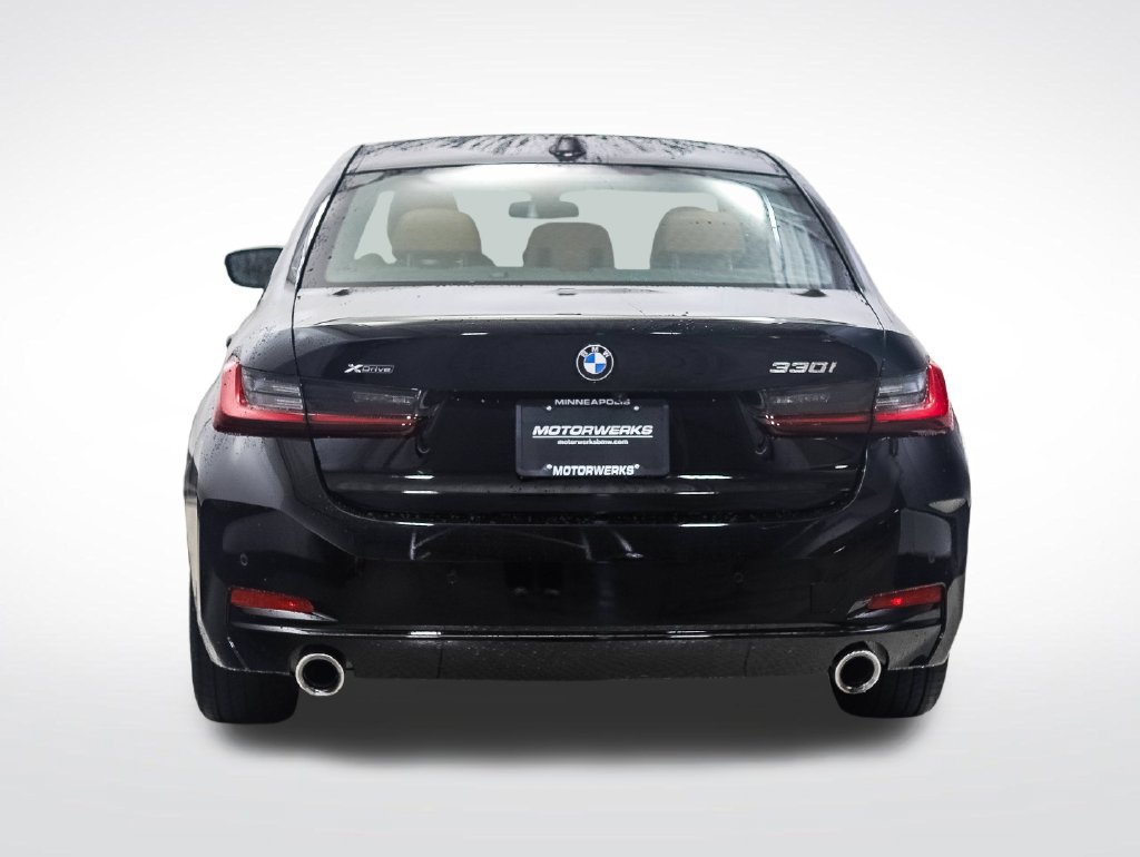 Certified 2023 BMW 330i xDrive Sedan w/ Premium Package AWD/4WD image 4