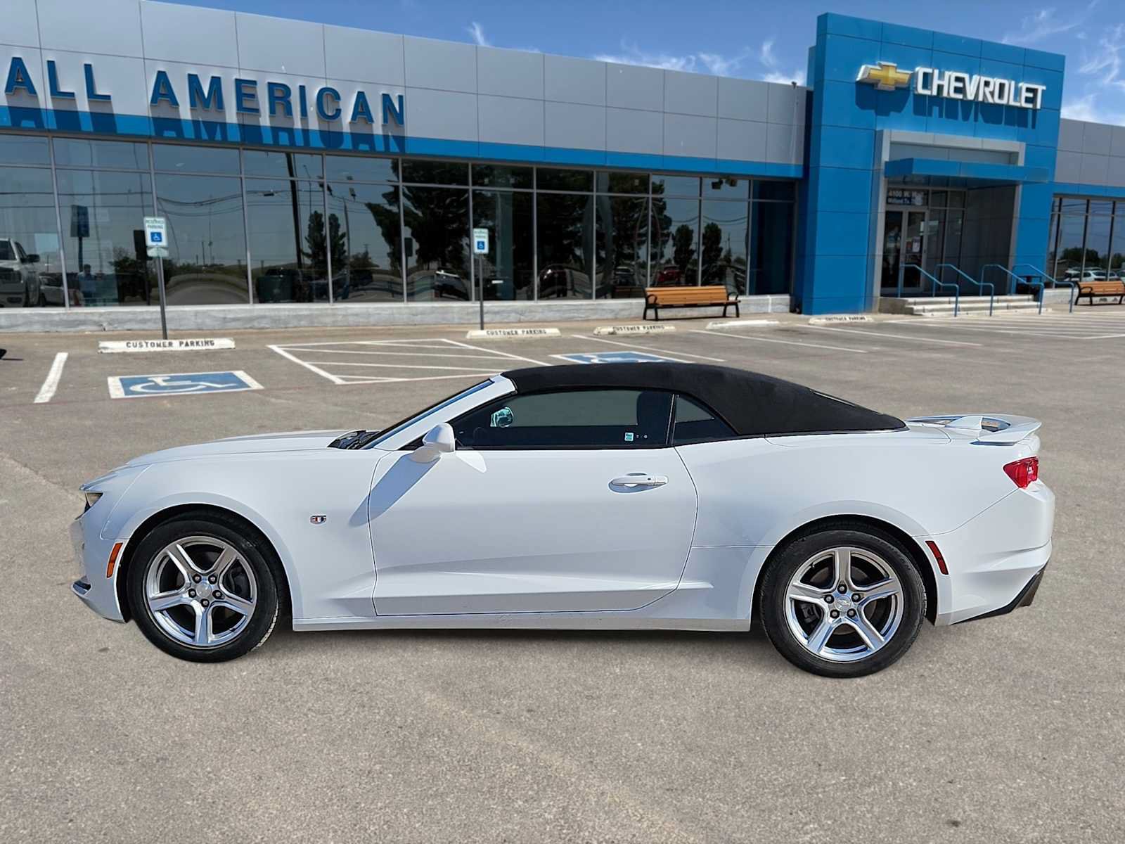 Used 2023 Chevrolet Camaro LT RWD image 5