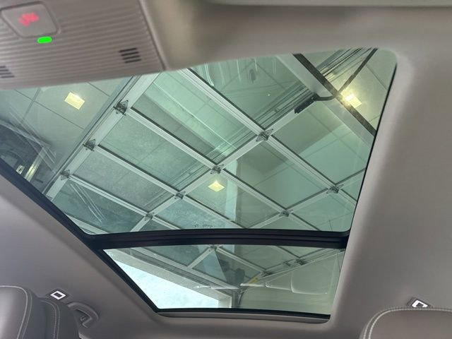 New 2025 Volkswagen Atlas SEL image 23