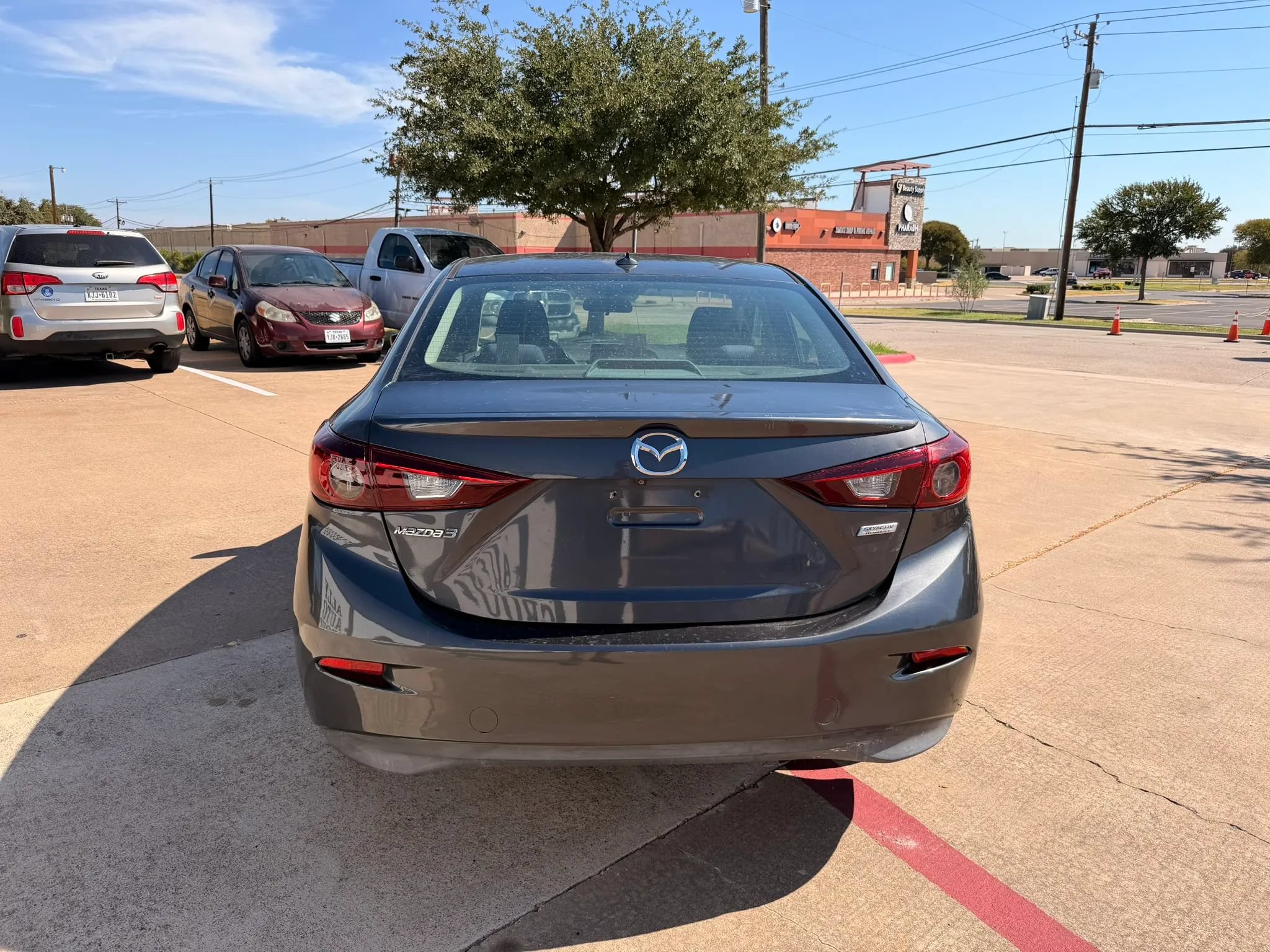 Used 2015 MAZDA MAZDA3 i Touring w/ Technology Package FWD image 4