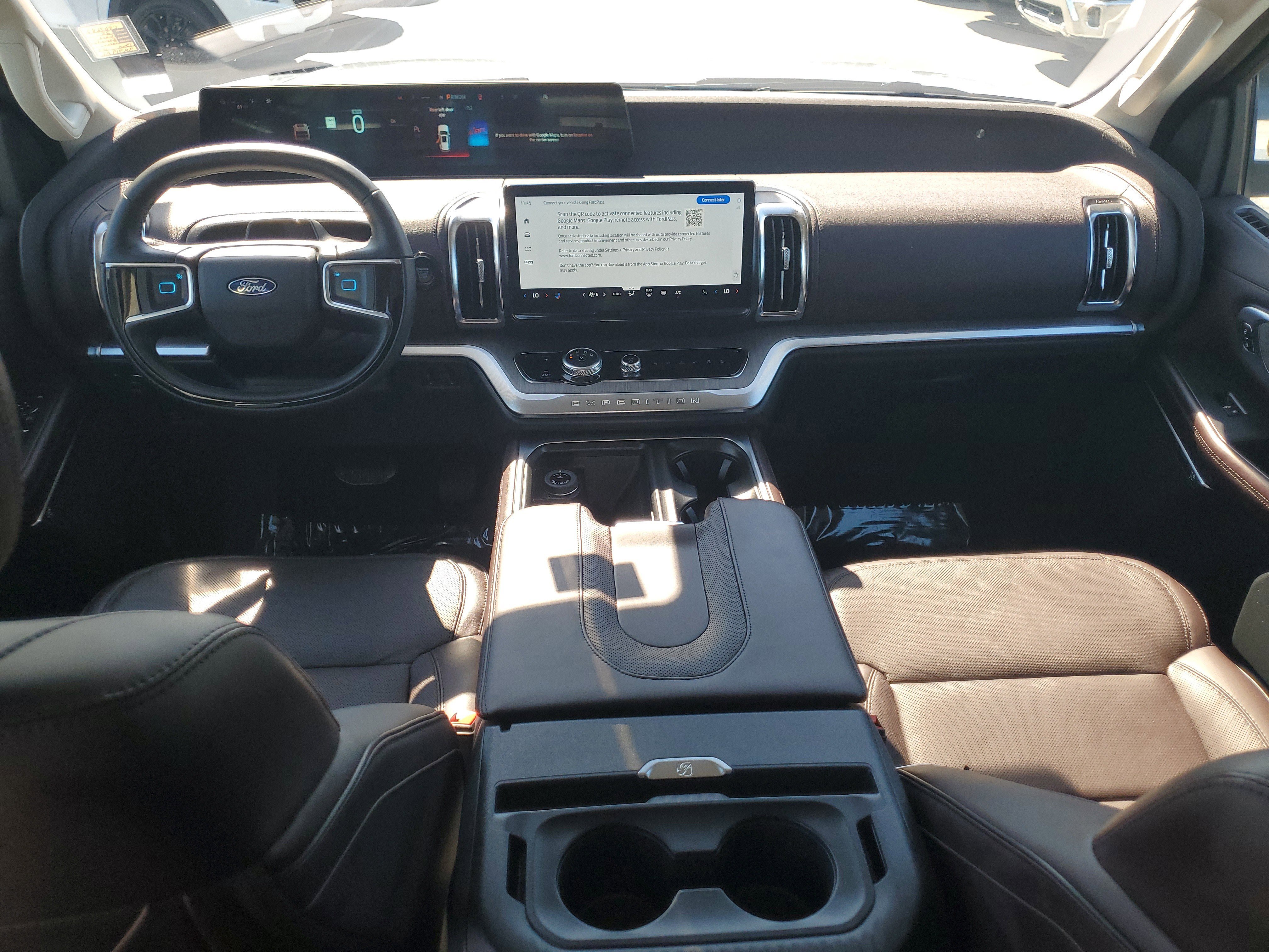 Certified 2025 Ford Expedition Platinum w/ Platinum Ultimate Package AWD/4WD image 16