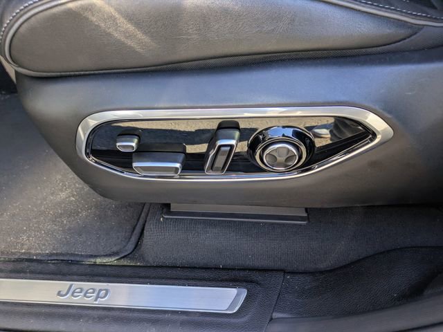 Used 2022 Jeep Grand Cherokee Overland w/ Luxury Tech Group IV image 23