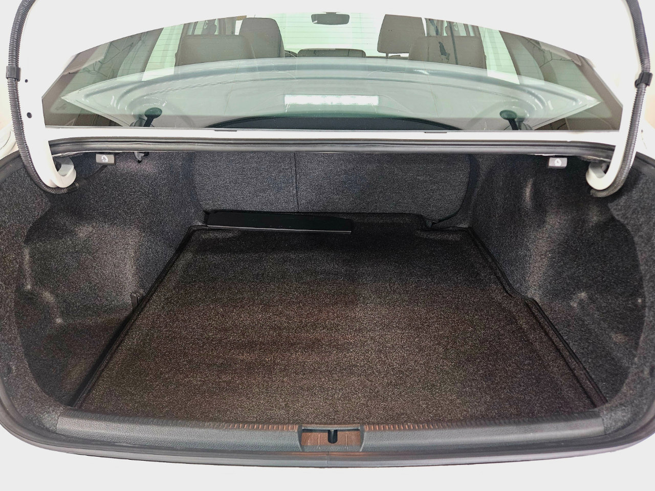 Used 2018 Volkswagen Passat 2.0T SE image 27