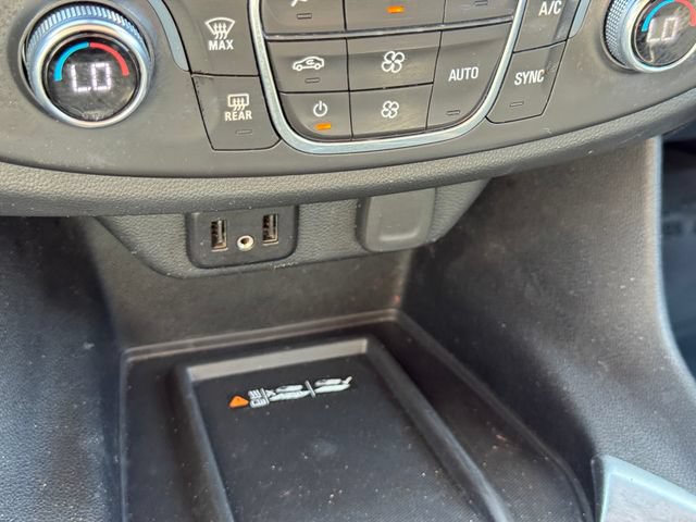 Certified 2023 Chevrolet Traverse LT FWD image 22
