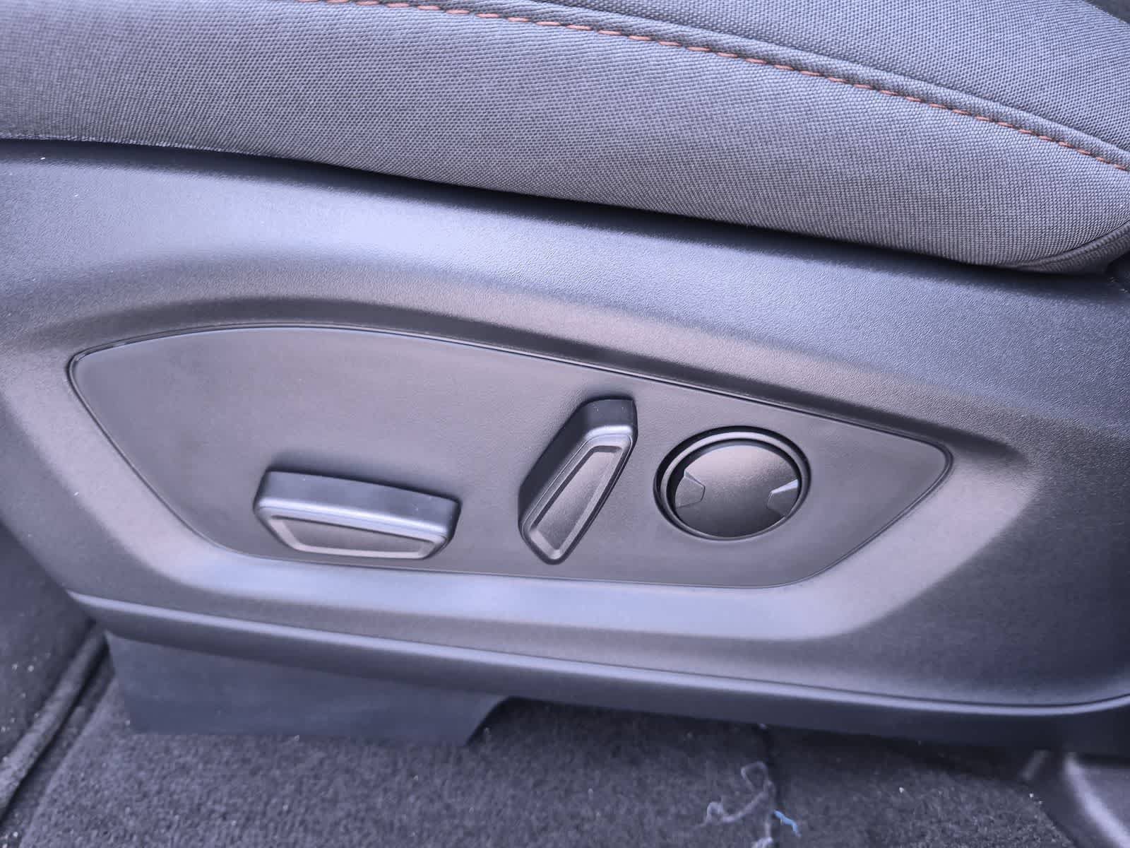 Certified 2025 Ford Explorer Active AWD/4WD image 17