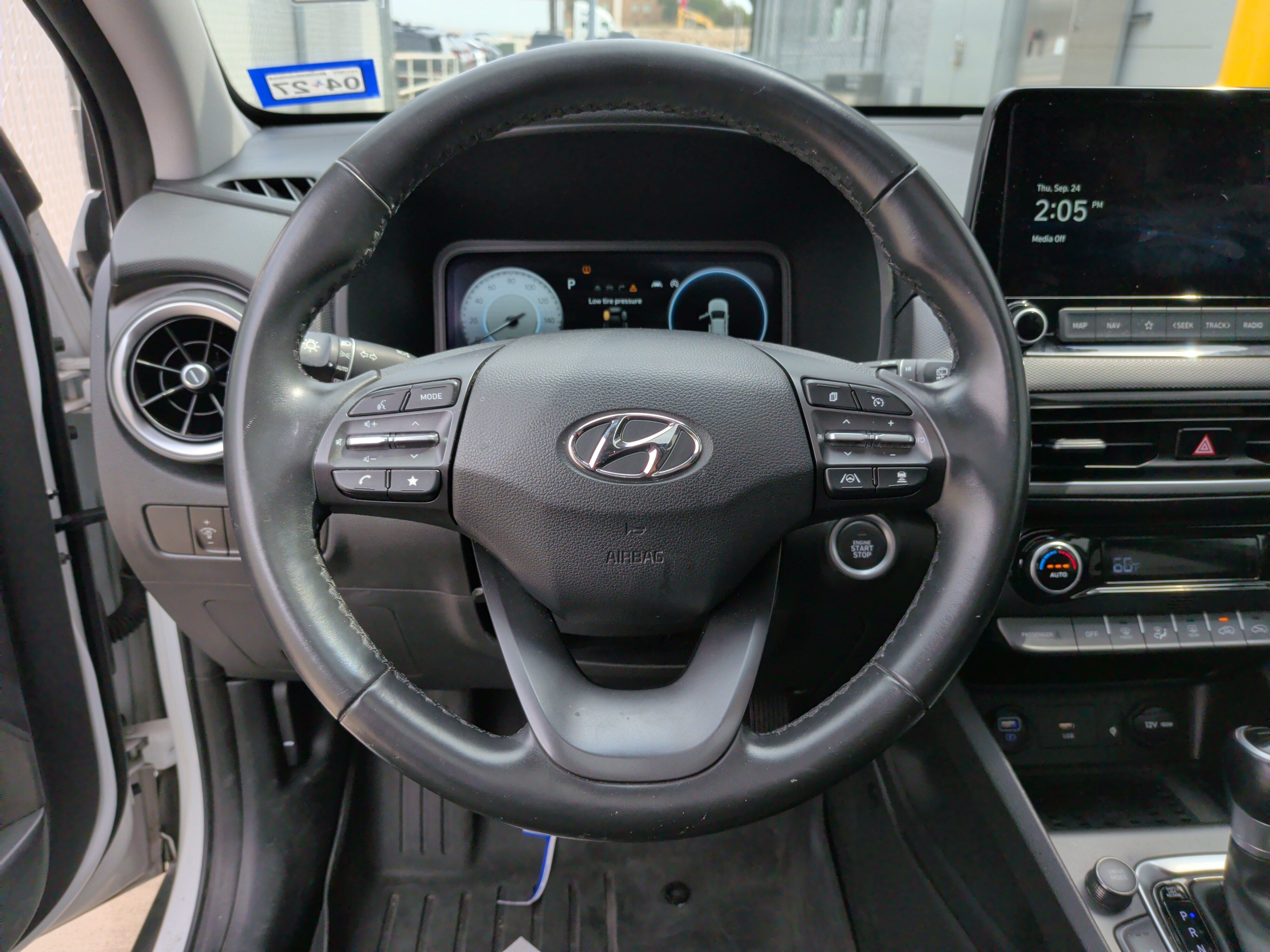 Used 2022 Hyundai Kona Limited FWD image 14