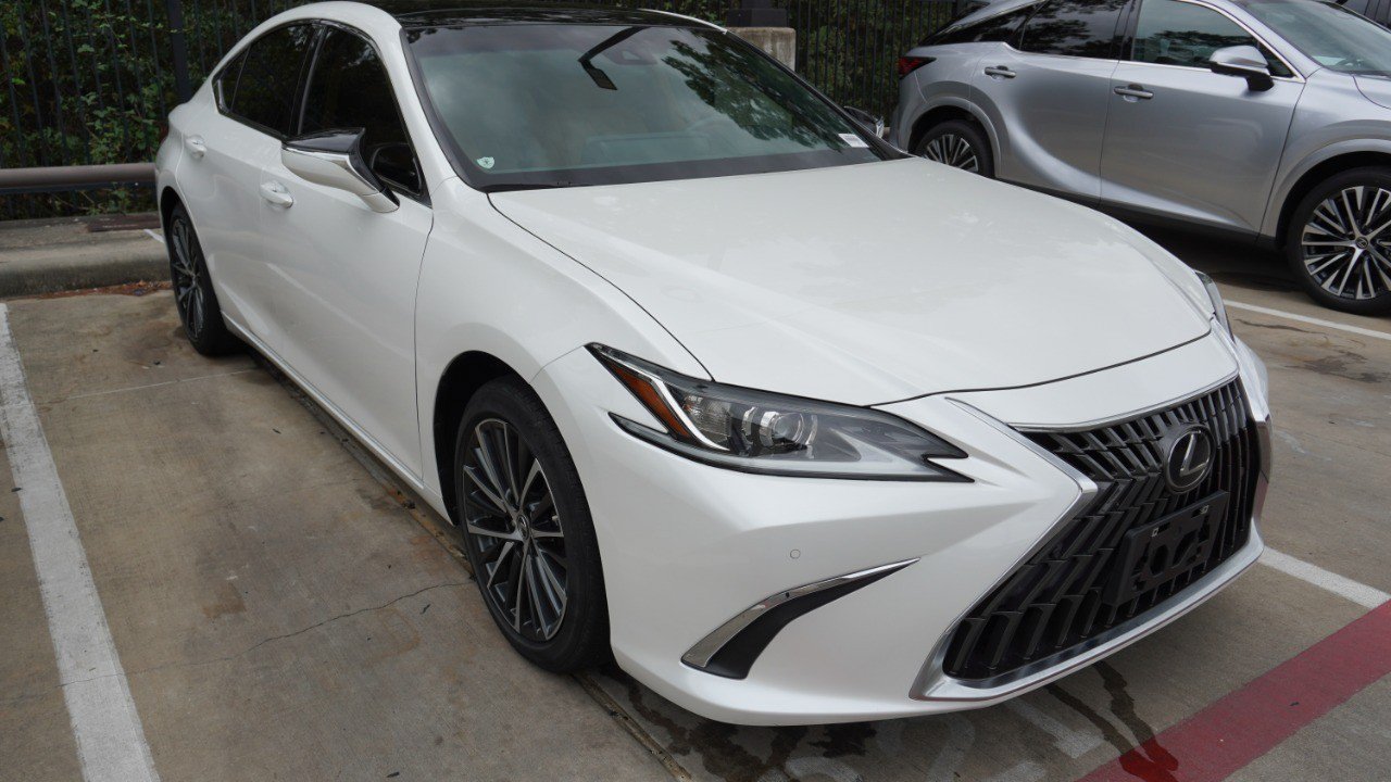 Certified 2024 Lexus ES 350 w/ Premium Package FWD image 3
