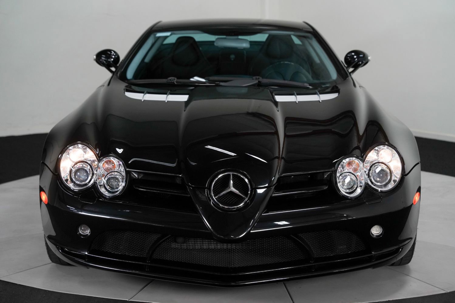 Used 2006 Mercedes-Benz SLR image 10