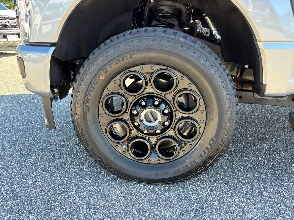 Used 2024 Ford F250 XLT w/ Black Appearance Package AWD/4WD image 9