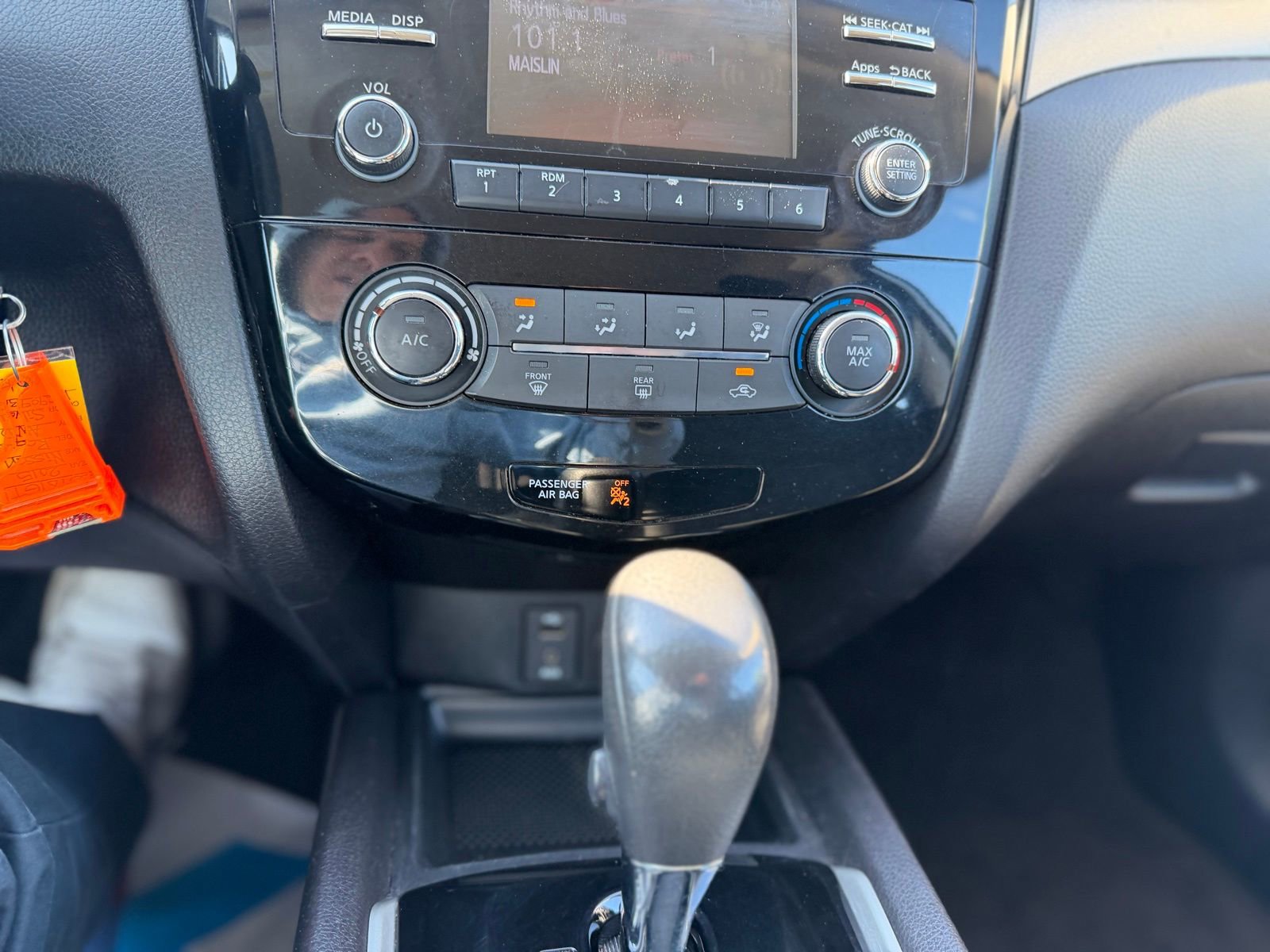 Used 2015 Nissan Rogue S image 15