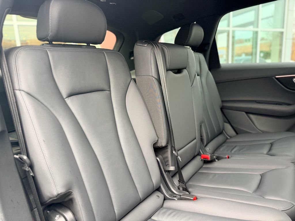 Certified 2025 Audi Q7 3.0T Premium Plus image 19