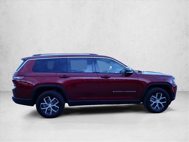 Used 2023 Jeep Grand Cherokee L Limited w/ Luxury Tech Group II AWD/4WD image 5