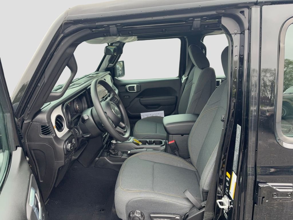 New 2026 Jeep Gladiator Sport AWD/4WD image 9
