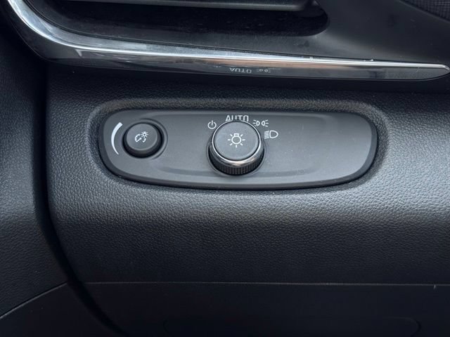 Used 2025 Buick Envista Preferred w/ Advanced Safety Package FWD image 30