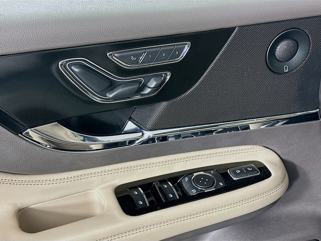 Used 2022 Lincoln Corsair Reserve w/ Equipment Group 201A image 23