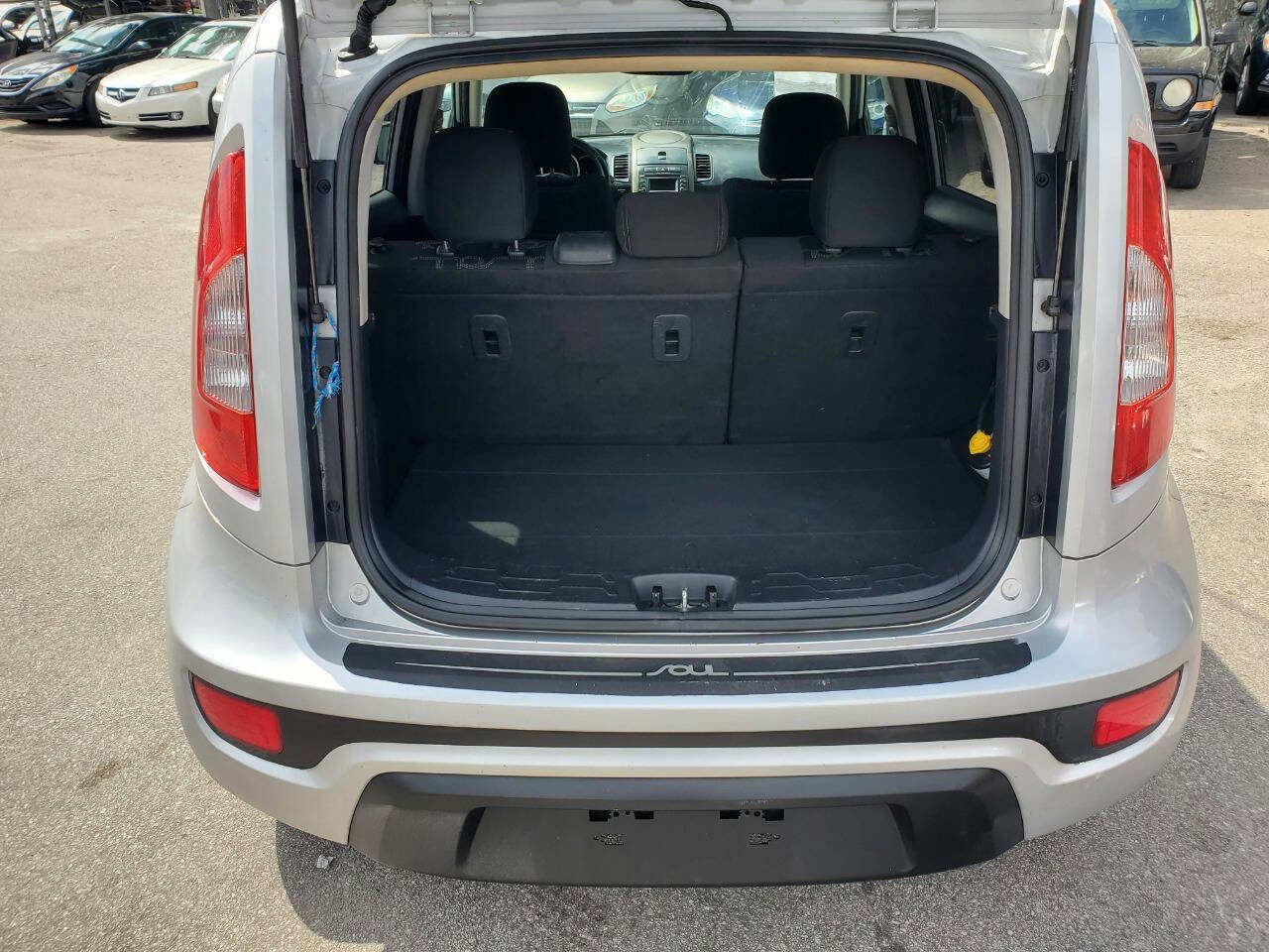 Used 2013 Kia Soul + image 16