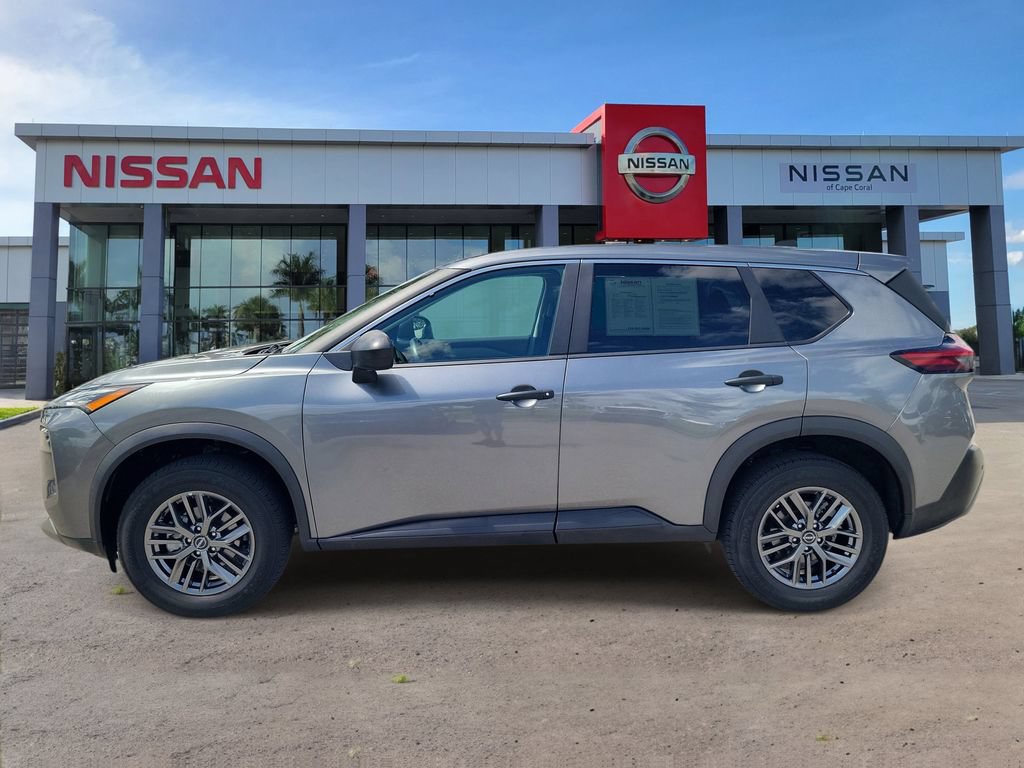 Used 2023 Nissan Rogue S AWD/4WD image 7