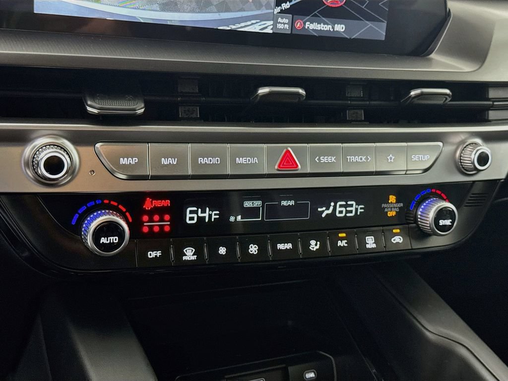 Used 2024 Kia Telluride LX AWD/4WD image 10