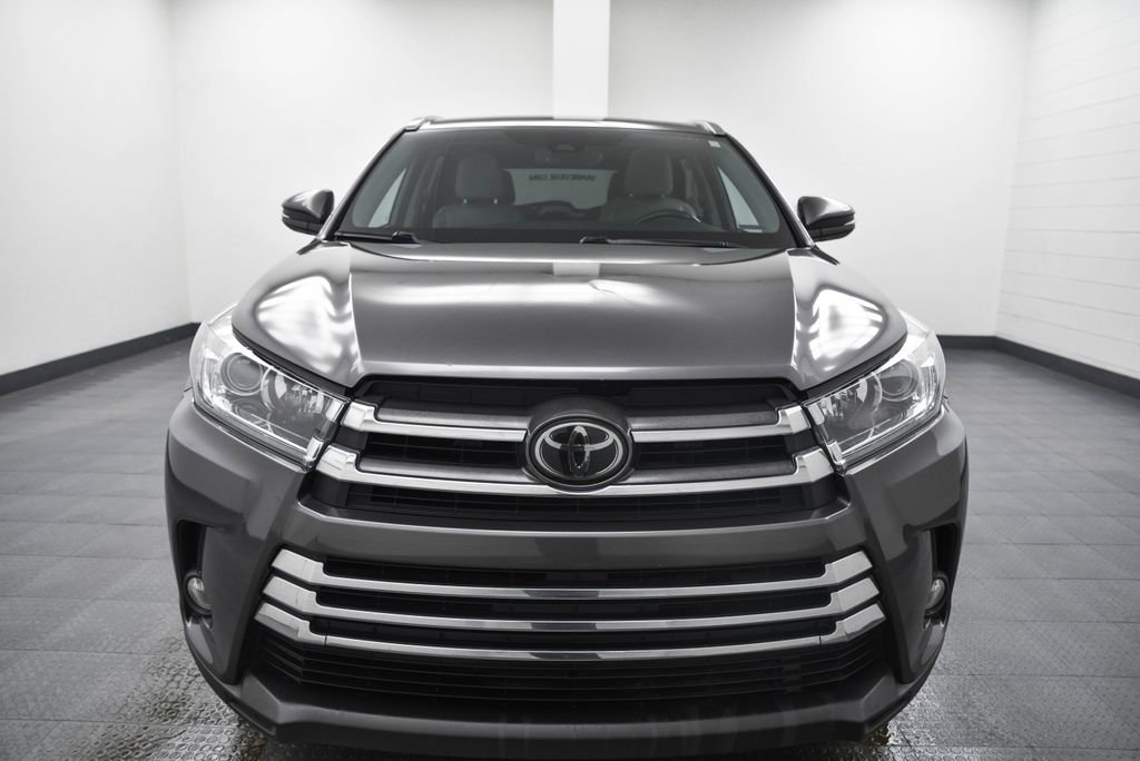 Used 2018 Toyota Highlander image 2