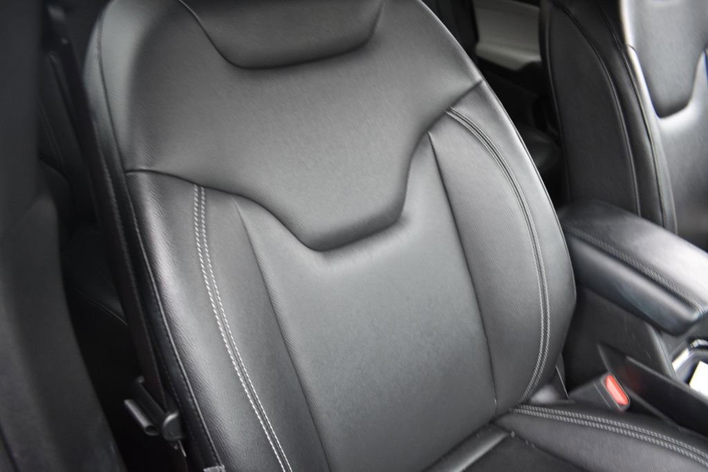 Used 2025 Jeep Compass Limited image 23