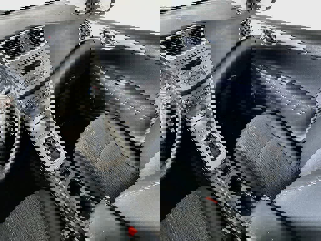 Used 2014 Nissan Sentra SV image 11